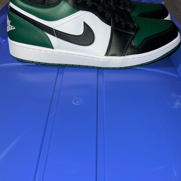 Air Jordan 1 Low Green Toe - Picture 6 of 9